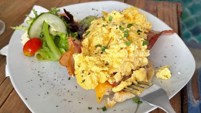 Scrambled Eggs Toast