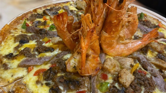 Amazing 3 Cheese Pizza's